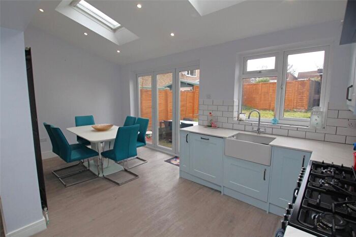 3 Bedroom Link Detached House For Sale In Duncans Drive, Fareham, Hampshire, PO14