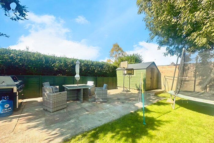 4 Bedroom Detached House For Sale In The Close, Holbury, Southampton, SO45