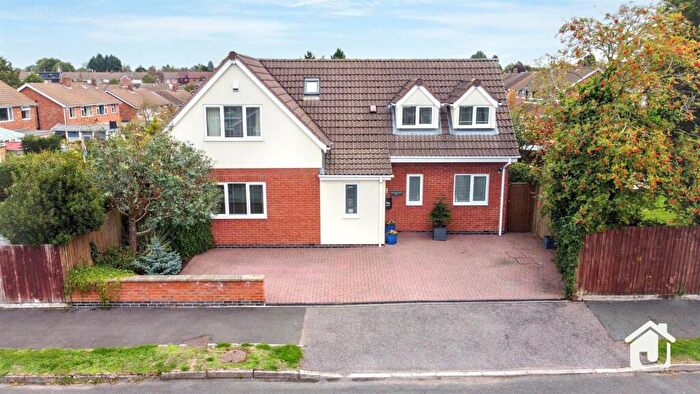 3 Bedroom Detached Bungalow For Sale In Salcombe Drive, Glenfield, Leicestershire, LE3