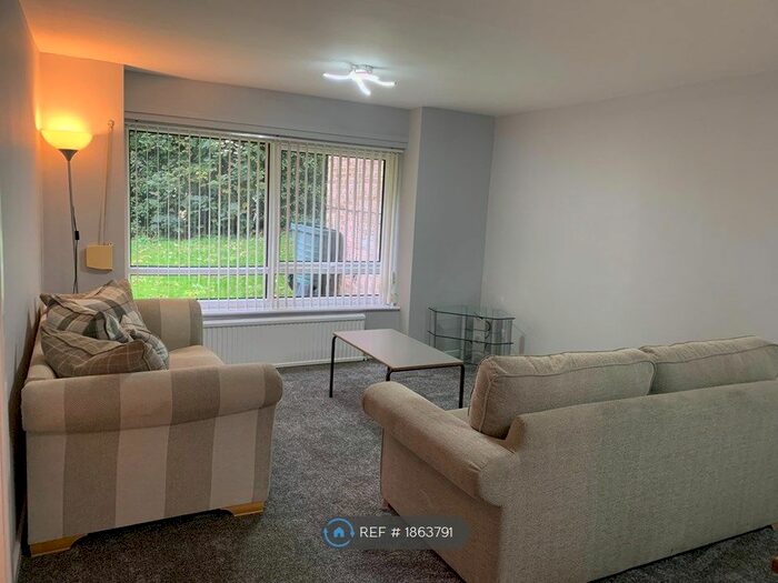 2 Bedroom Flat To Rent In Grosvenor Park Gardens, Leeds, LS6