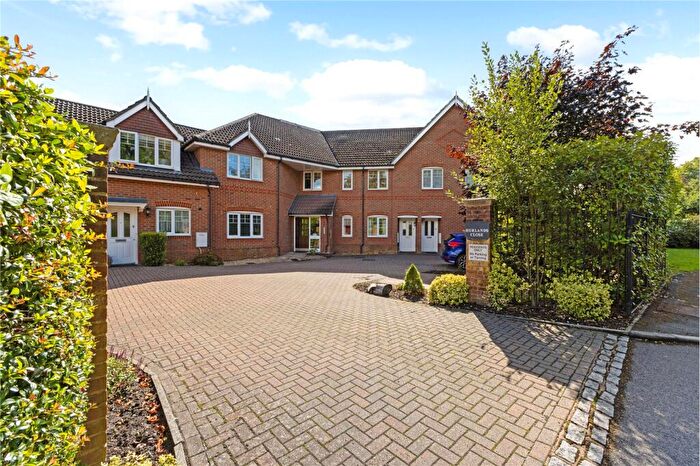 2 Bedroom Flat For Sale In Hurlands Close, Farnham, Surrey, GU9