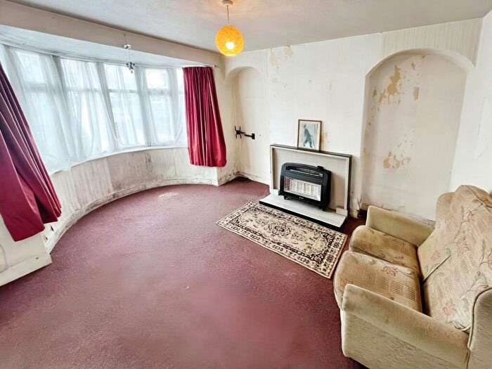 2 Bedroom Semi-Detached House For Sale In Henley Crescent, Leicester, Leicestershire, LE3