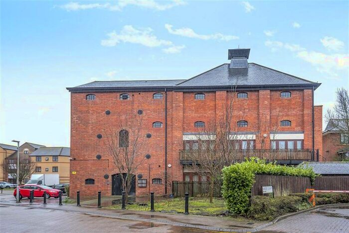 2 Bedroom Apartment To Rent In Simmonds Malthouse, Fobney Street, Reading, RG1
