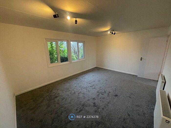 2 Bedroom Bungalow To Rent In Ulley Road, Kennington, Ashford, TN24