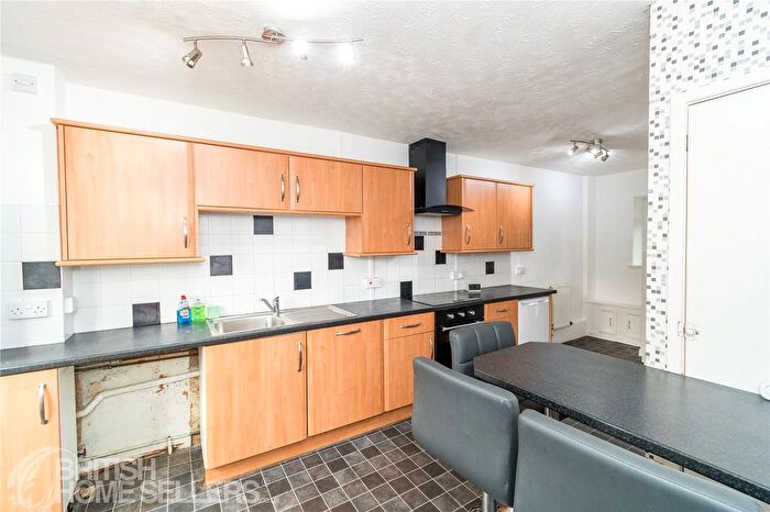 3 Bedroom Terraced House For Sale In Byron Road, Southampton, Hampshire, SO19