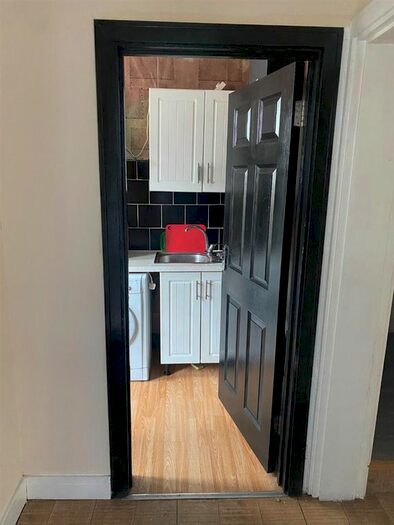 Studio To Rent In Edgwarebury Lane, Edgware, HA8