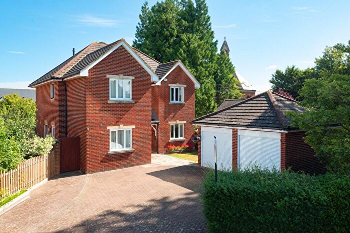 5 Bedroom Detached House For Sale In Magnolia Drive, Chartham, CT4