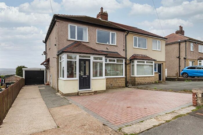 3 Bedroom Semi Detached House For Sale In Goldington Avenue, Oakes, Huddersfield, HD3