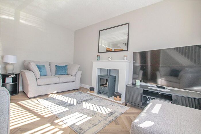 2 Bedroom Detached House To Rent In Sutton Way, Hadfield, Glossop, Derbyshire, SK13