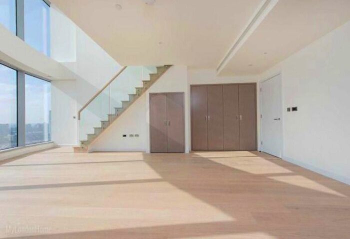 3 Bedroom Flat To Rent In Biscayne Avenue, London, E14