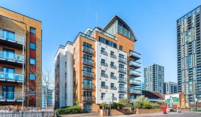 2 Bedroom Flat To Rent In Park Lane, Croydon, CR0