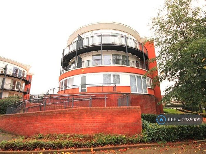 1 Bedroom Flat To Rent In Monarch Way, Ilford, IG2