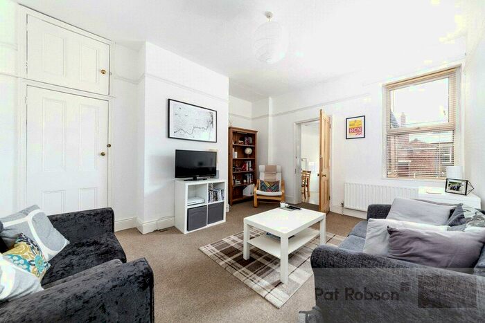 2 Bedroom Apartment To Rent In Ashleigh Grove, Jesmond, Newcastle Upon Tyne, NE2