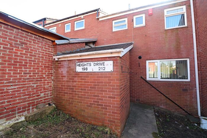 3 Bedroom Detached House To Rent In Heights Drive, Armley, Leeds, LS12