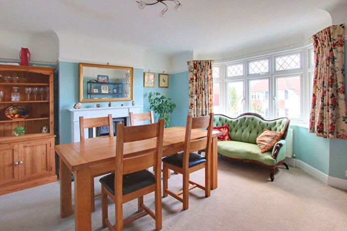 5 Bedroom Detached House For Sale In Devonshire Way, Shirley, CR0