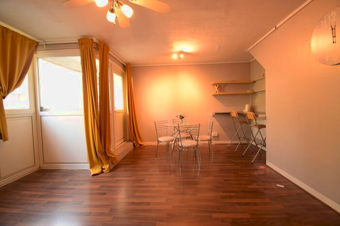 2 Bedroom Flat To Rent In Woolwich Church Street, Woolwich, SE18