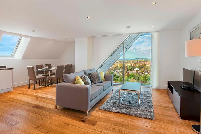 3 Bedroom Flat To Rent In Uxbridge Road, London, W5