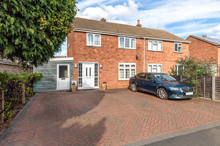 3 Bedroom Semi-Detached House For Sale In Fairfields, St. Ives, PE27
