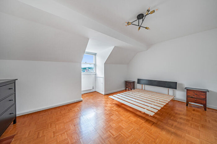 2 Bedroom Apartment To Rent In Iverson Road, West Hampstead, London, NW6