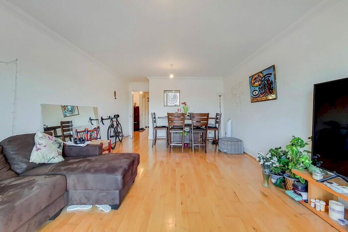 2 Bedroom Flat To Rent In Steadfast Road, Kingston, Kingston Upon Thames, KT1