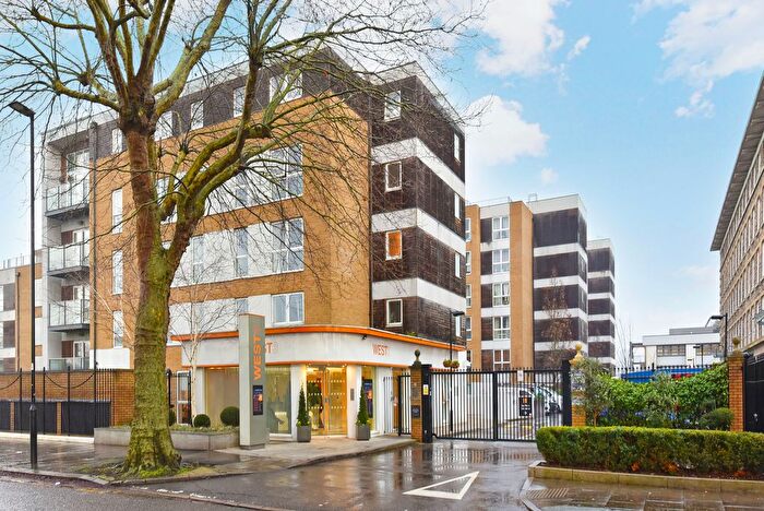 2 Bedroom Flat To Rent In Bromyard Avenue, London, W3