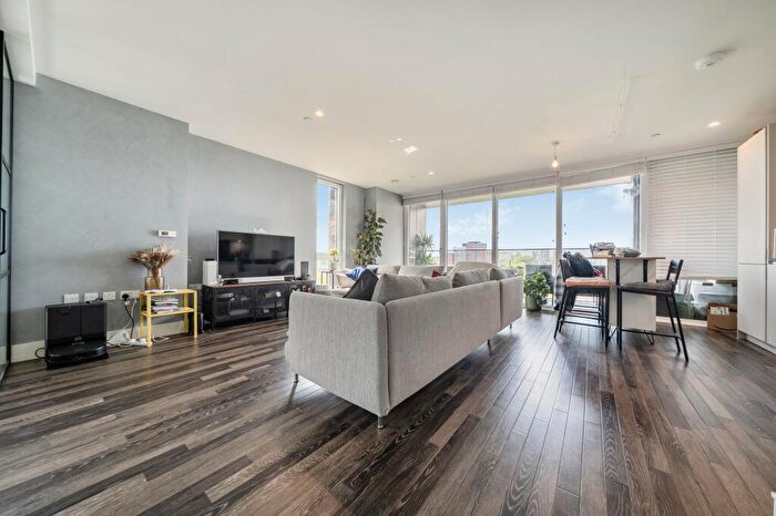2 Bedroom Apartment To Rent In Moulding Lane, London, SE14