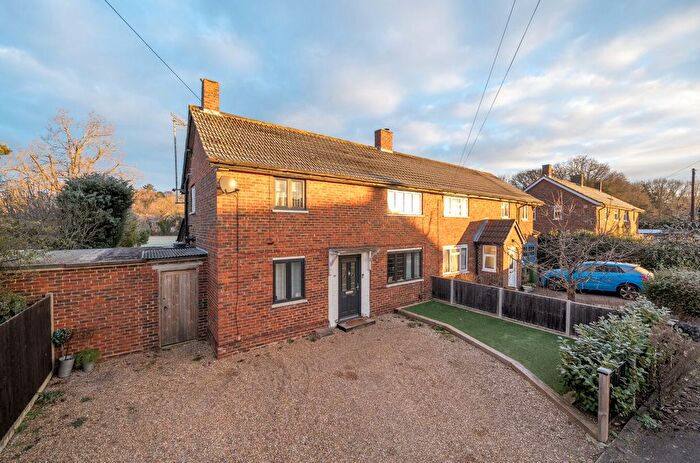 3 Bedroom Semi Detached House For Sale In Woking, GU22