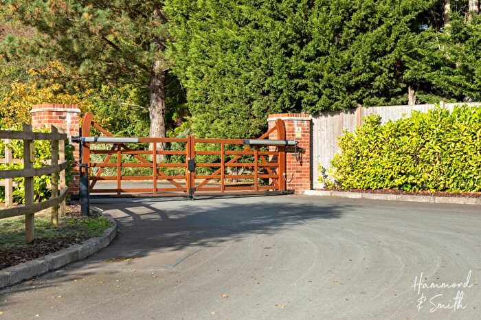 4 Bedroom Detached House For Sale In London Road, Hastingwood, CM17