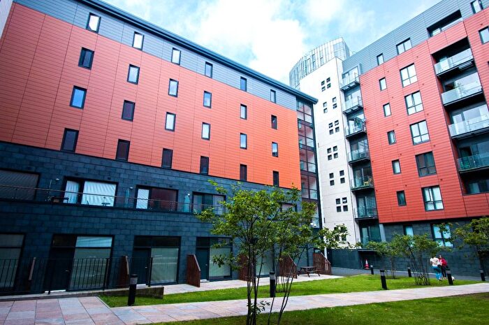 3 Bedroom Flat To Rent In Caryl Street, Liverpool, L8