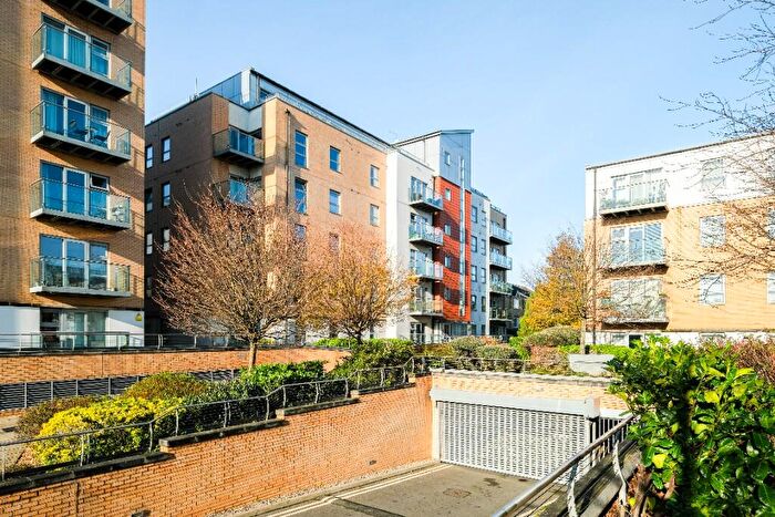 2 Bedroom Apartment To Rent In Queen Mary Avenue, London, E18