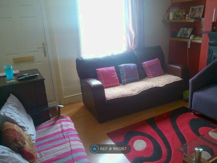 3 Bedroom Terraced House To Rent In East Street, Canterbury, CT1