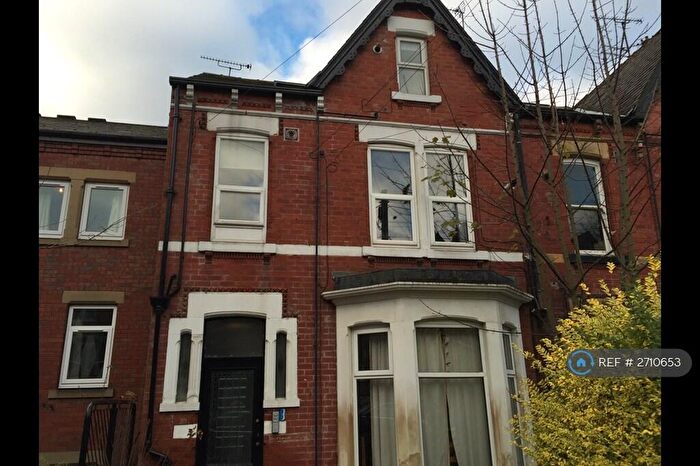 1 Bedroom Flat To Rent In Oakwood Avenue, Leeds, LS8