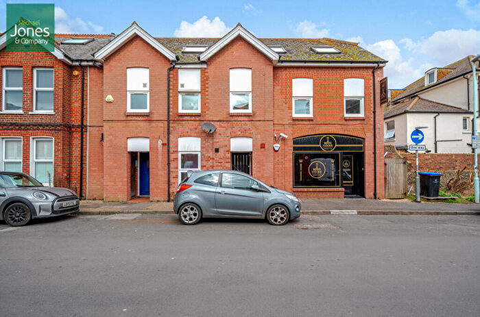 Flat To Rent In Chandos Road, Worthing, West Sussex, BN11