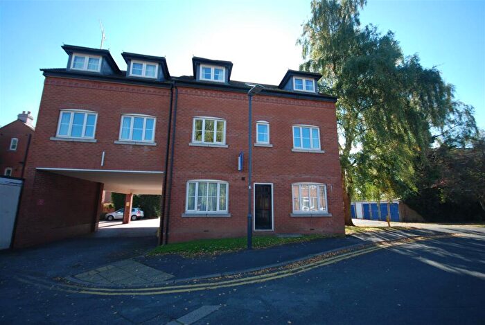 2 Bedroom Apartment To Rent In Whites Row, Kenilworth, CV8