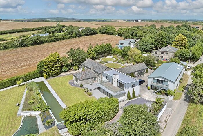 5 Bedroom Barn Conversion For Sale In The Barn, Tregaswith, TR8