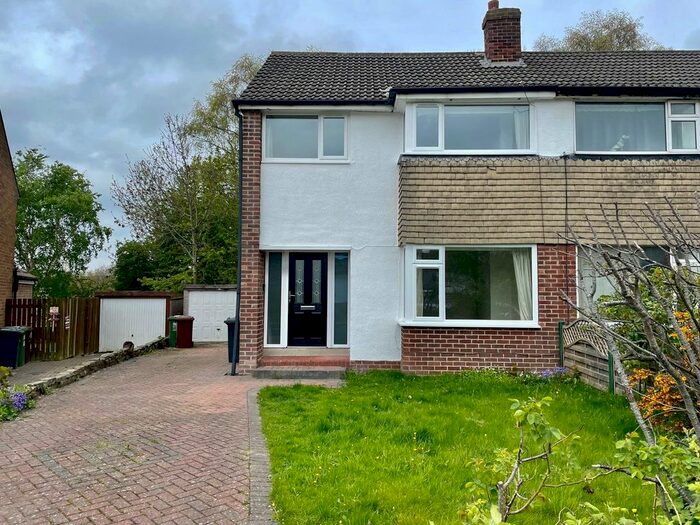 3 Bedroom Semi-Detached House To Rent In Moseley Wood Walk, Leeds, West Yorkshire, LS16