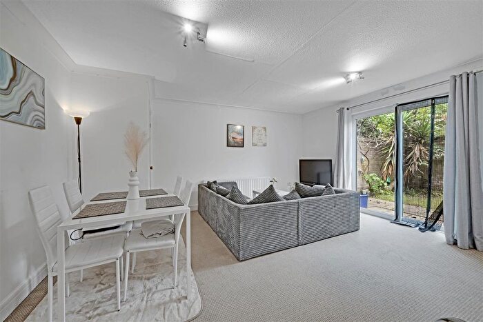 1 Bedroom Property To Rent In Manor House Way, Isleworth, TW7