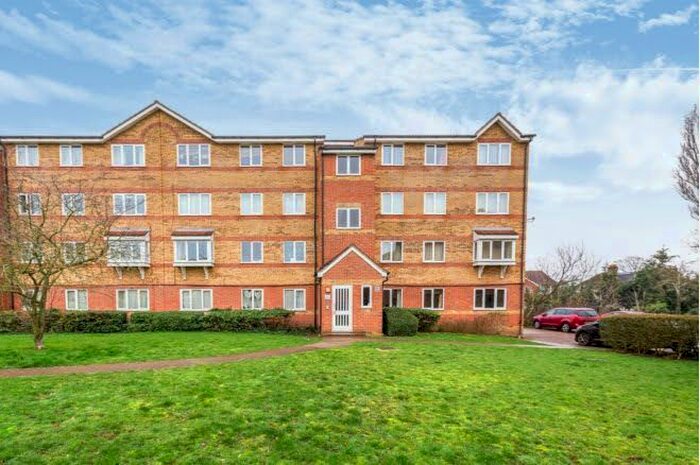 2 Bedroom Flat To Rent In Himalayan Way, Watford, WD18