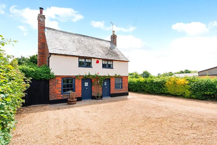 4 Bedroom Detached House For Sale In Chapel Road, Breachwood Green, Hitchin, Hertfordshire, SG4