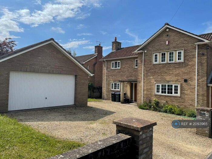 4 Bedroom Detached House To Rent In Westbury Road, Warminster, BA12