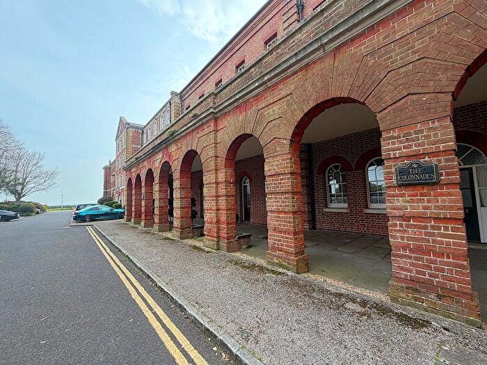 2 Bedroom Flat To Rent In Royal Gate, Southsea, Hampshire, PO4