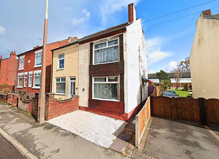 3 Bedroom Semi-Detached House For Sale In Newlands Road, Alfreton, DE55