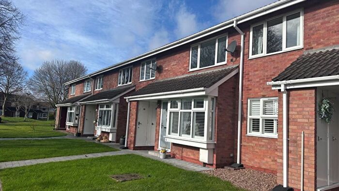 2 Bedroom Maisonette For Sale In Lyneham Gardens, Minworth, Sutton Coldfield, West Midlands, B76