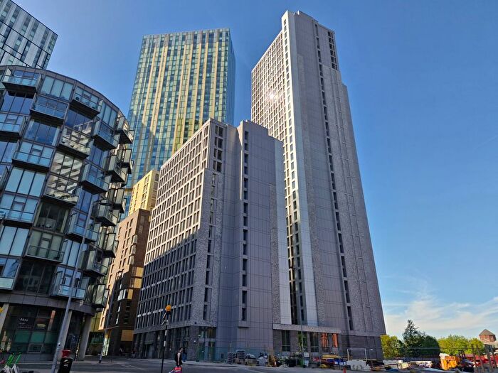 2 Bedroom Flat To Rent In Greengate, Salford, M3