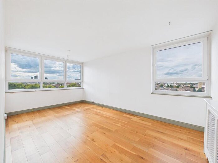 2 Bedroom Apartment To Rent In Roman Road, Bethnal Green, E2