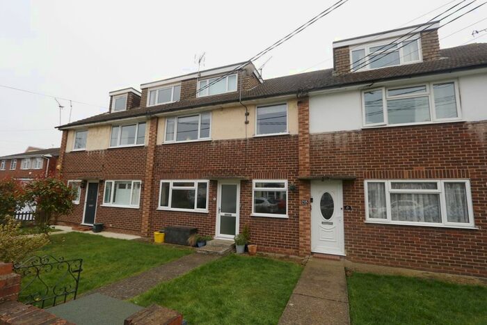 2 Bedroom Flat To Rent In Ash Road, Hadleigh, Essex, SS7