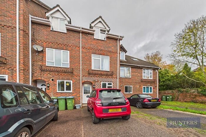 4 Bedroom Terraced House To Rent In Berkeley Close, Southampton, SO15
