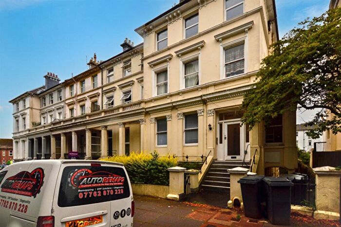 1 Bedroom Flat To Rent In Upperton Gardens, Eastbourne, BN21