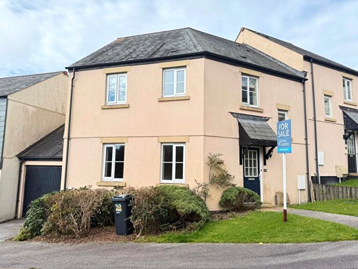 3 Bedroom End Of Terrace House For Sale In Gwithian Road, St Austell, PL25