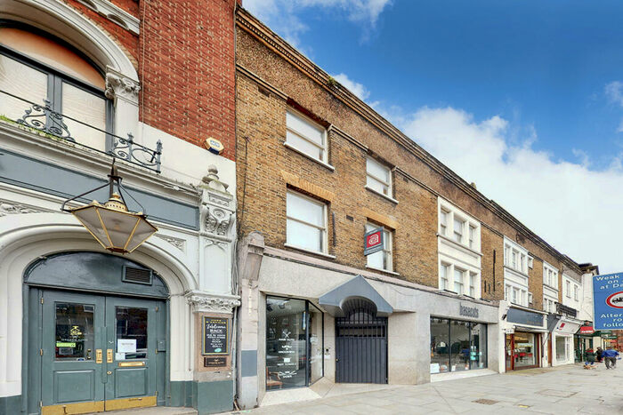 2 Bedroom Flat To Rent In Upper Street, Islington, N1